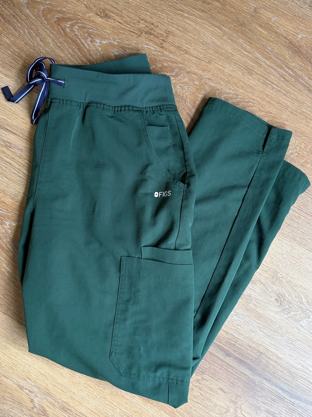 FIGS Women’s British Racing Green Scrub Pants